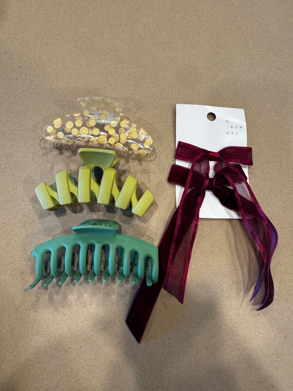 Hair accessories (4)